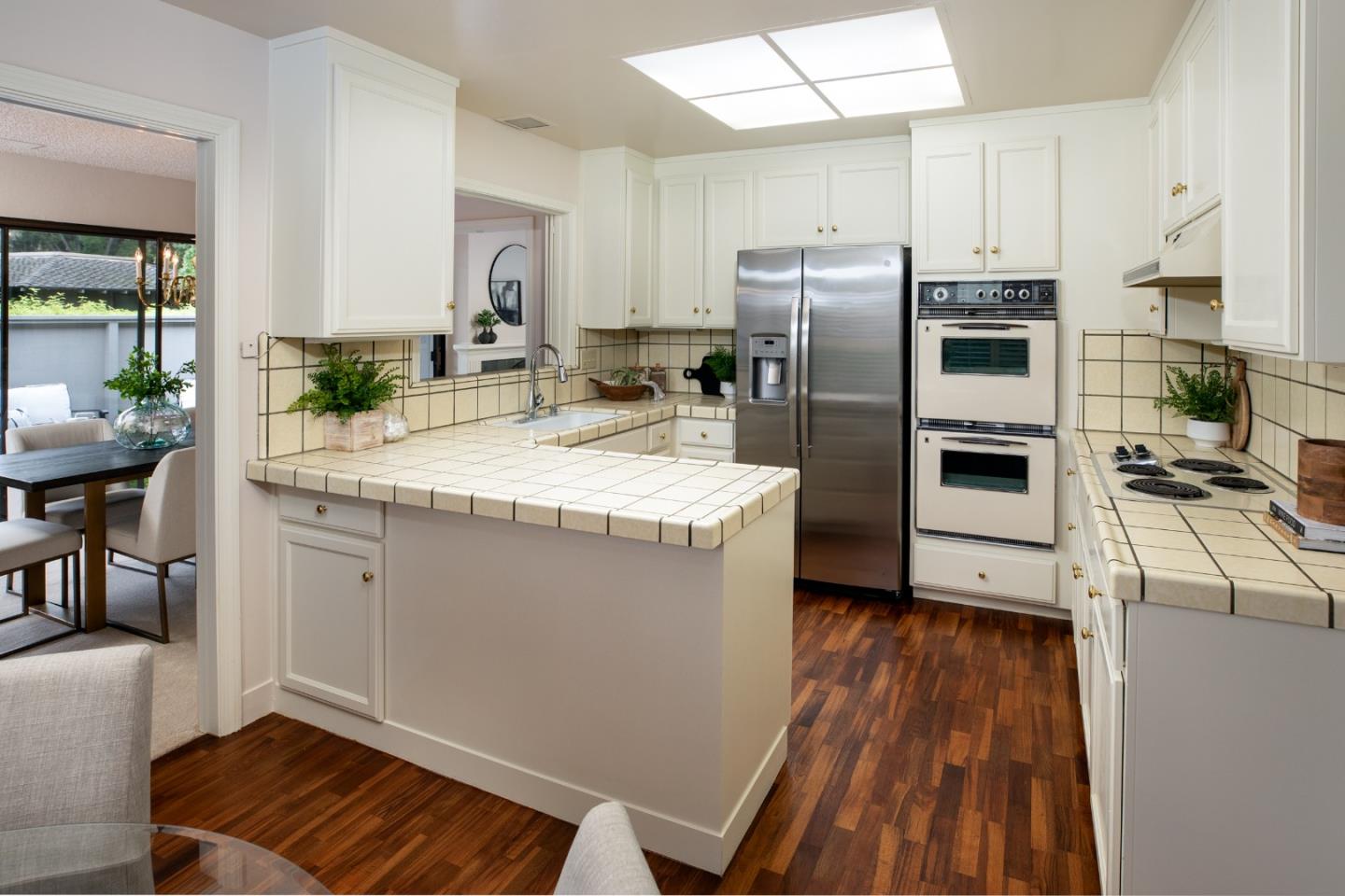 Detail Gallery Image 9 of 39 For 49 Bay Tree Ln, Los Altos,  CA 94022 - 2 Beds | 2 Baths