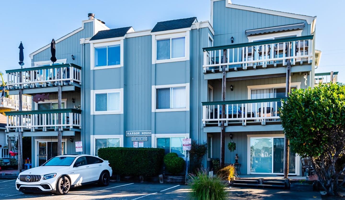 Detail Gallery Image 2 of 11 For 200 5th Ave #4,  Santa Cruz,  CA 95062 - 2 Beds | 2 Baths