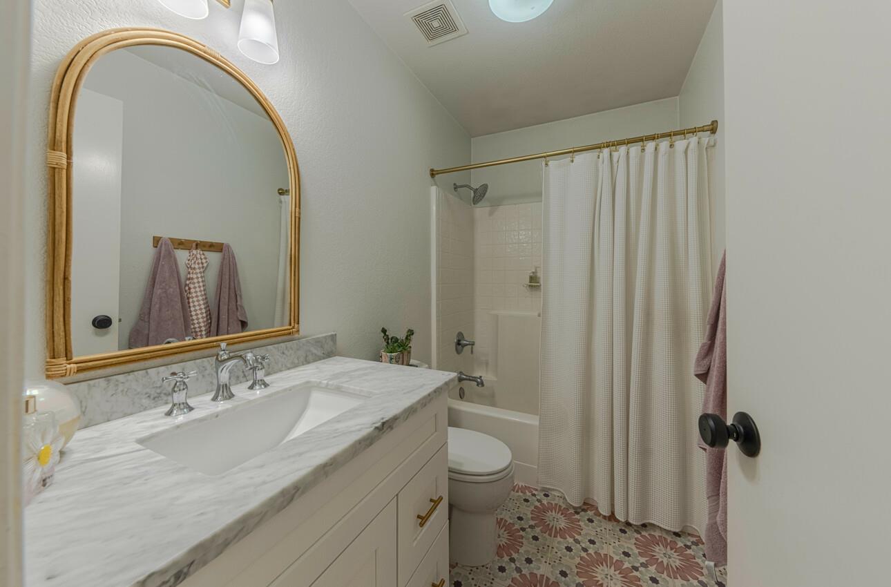 Detail Gallery Image 35 of 37 For 1327 Briarberry Ln, Gilroy,  CA 95020 - 4 Beds | 2/1 Baths