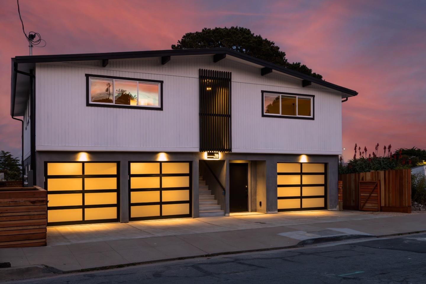 Detail Gallery Image 1 of 38 For 116 Evans Ave, Pacific Grove,  CA 93950 - 6 Beds | 3 Baths