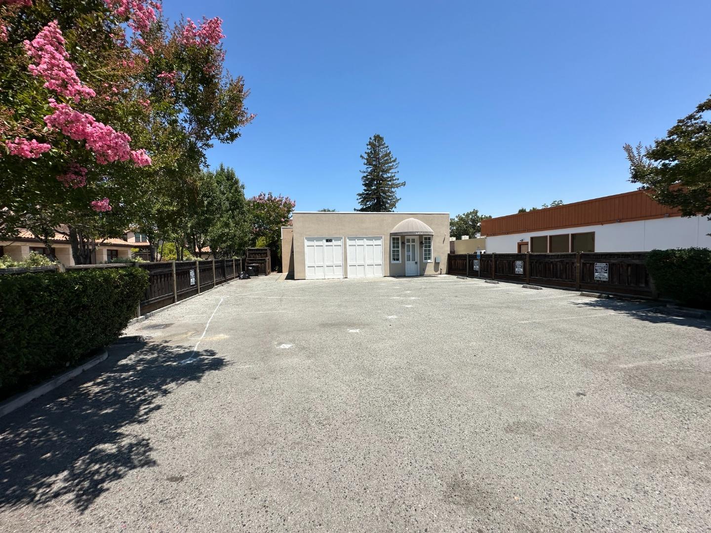 Detail Gallery Image 2 of 22 For 1450 El Camino Real, Menlo Park,  CA 94025 - – Beds | – Baths