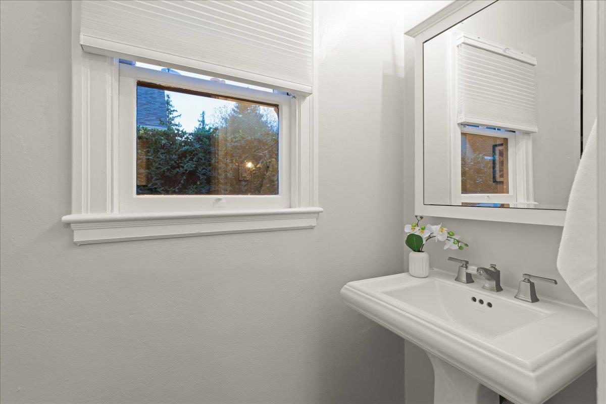 Detail Gallery Image 18 of 79 For 1090 Carolyn Ave, San Jose,  CA 95125 - 2 Beds | 1/1 Baths