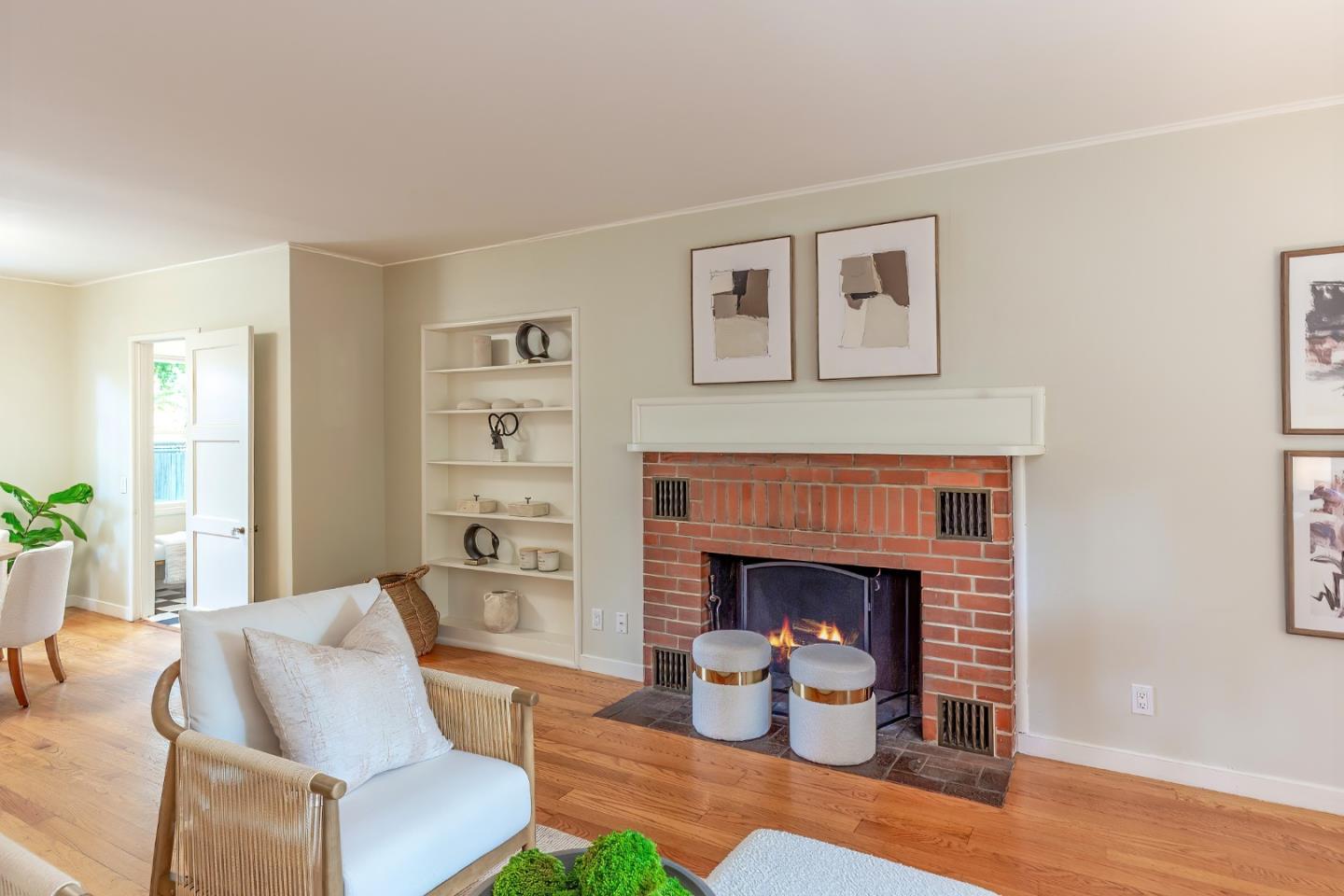 Detail Gallery Image 3 of 12 For 2173 Santa Cruz Ave, Menlo Park,  CA 94025 - 2 Beds | 1 Baths