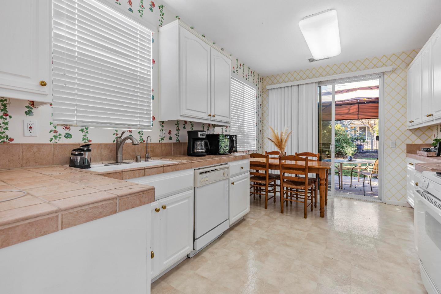 Detail Gallery Image 5 of 21 For 197 Summerset Dr, Brentwood,  CA 94513 - 2 Beds | 2 Baths