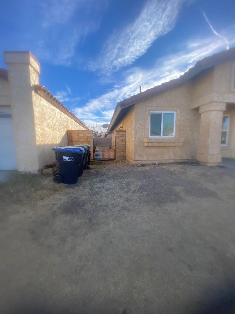Detail Gallery Image 2 of 19 For 3636 Acorde Ave, Palmdale,  CA 93550 - 4 Beds | 2 Baths