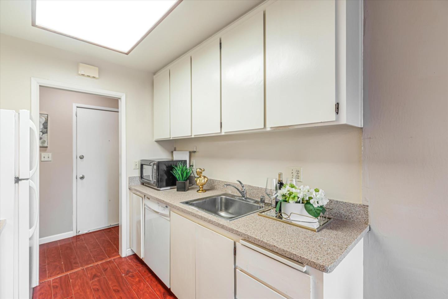 Detail Gallery Image 10 of 51 For 121 Buckingham Dr #45,  Santa Clara,  CA 95051 - 1 Beds | 1 Baths