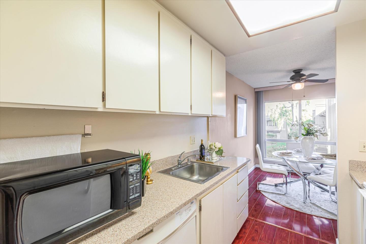 Detail Gallery Image 12 of 51 For 121 Buckingham Dr #45,  Santa Clara,  CA 95051 - 1 Beds | 1 Baths