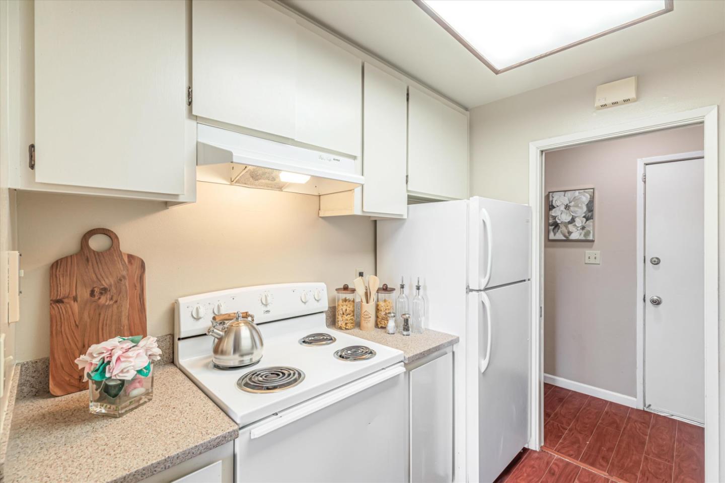 Detail Gallery Image 9 of 51 For 121 Buckingham Dr #45,  Santa Clara,  CA 95051 - 1 Beds | 1 Baths