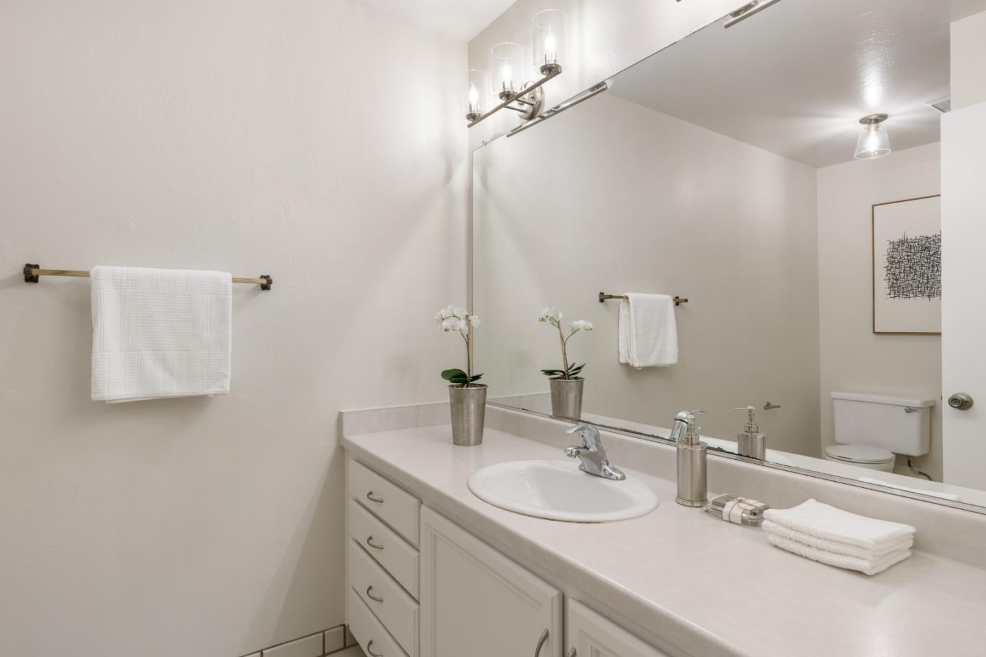 Detail Gallery Image 13 of 33 For 333 Cypress Point Dr, Mountain View,  CA 94043 - 3 Beds | 2 Baths