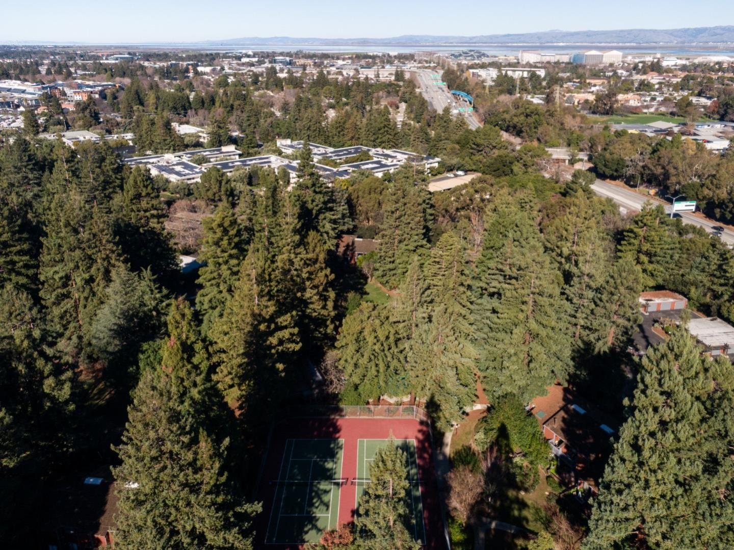 Detail Gallery Image 32 of 33 For 333 Cypress Point Dr, Mountain View,  CA 94043 - 3 Beds | 2 Baths