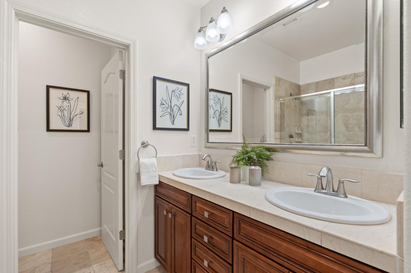 Detail Gallery Image 21 of 50 For 219 Peppermint Tree Ter #4,  Sunnyvale,  CA 94086 - 3 Beds | 3/1 Baths