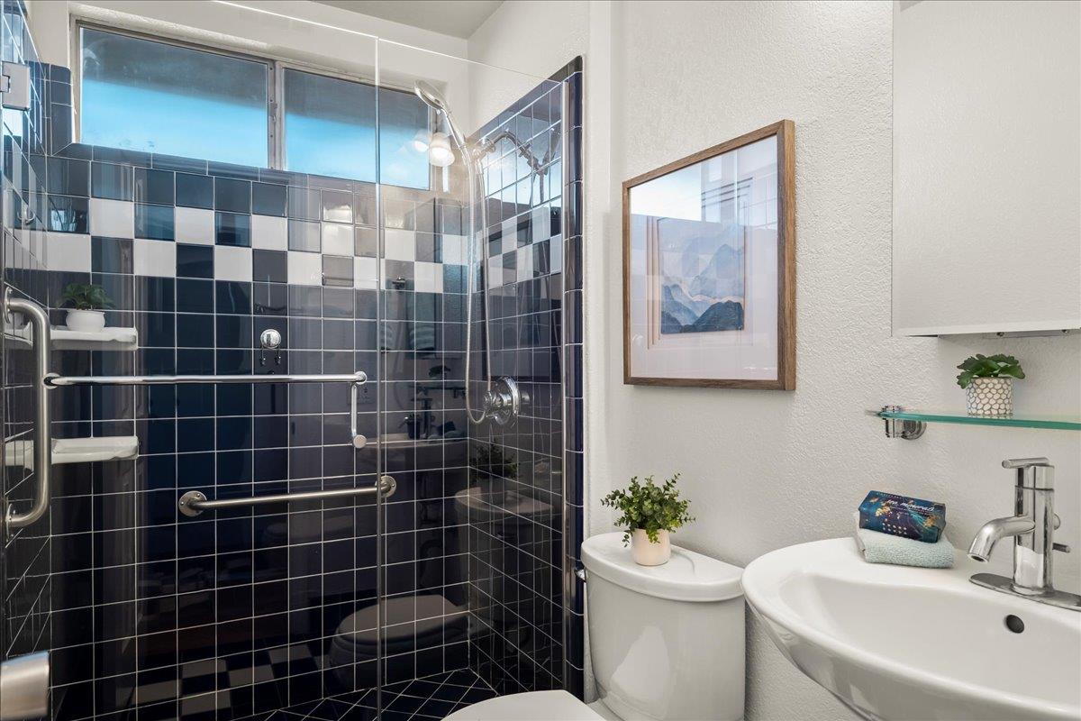 Detail Gallery Image 17 of 26 For 5715 Ladner Dr, San Jose,  CA 95123 - 3 Beds | 2 Baths