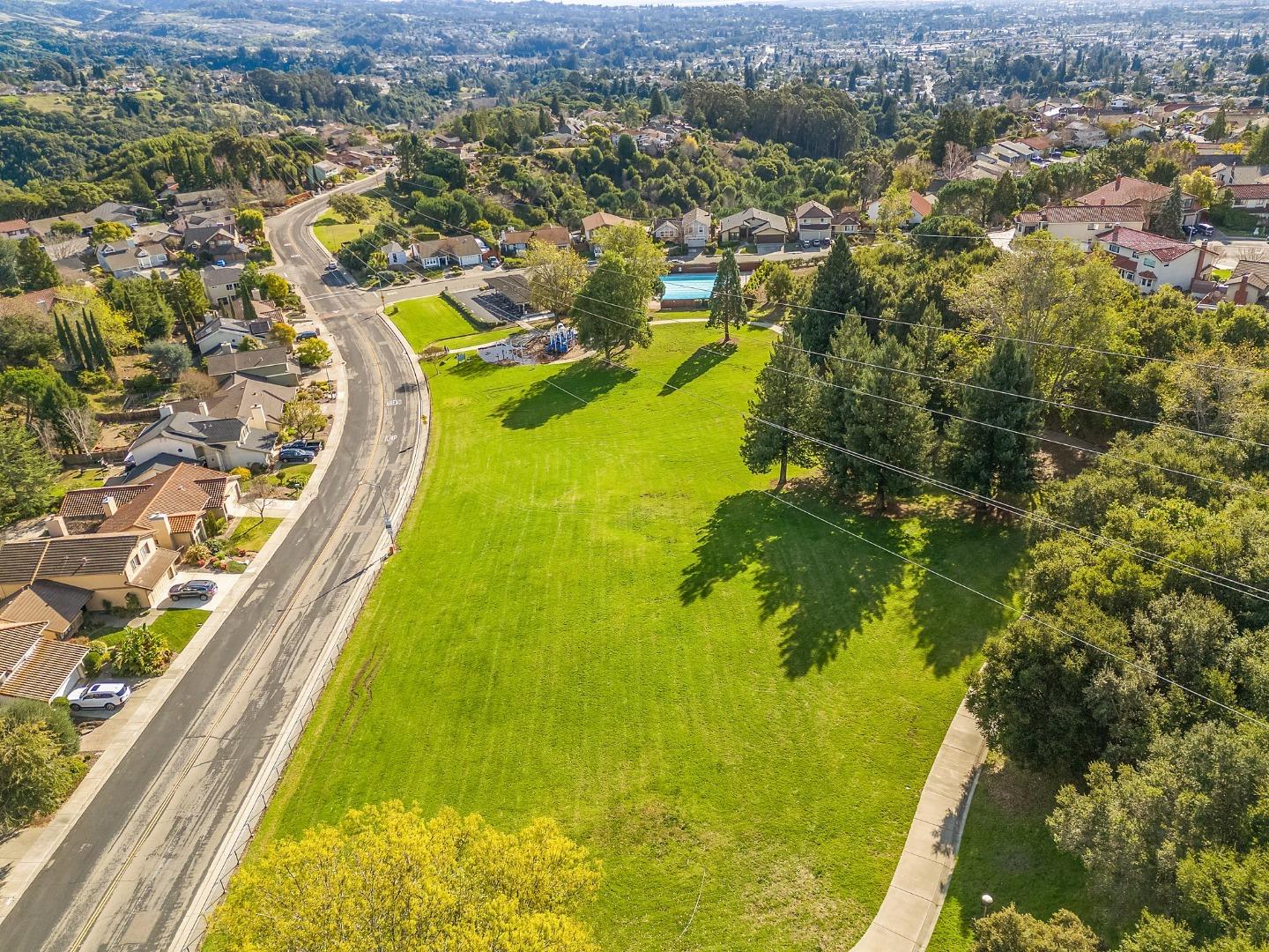 Detail Gallery Image 76 of 78 For 6028 Slopeview Ct, Castro Valley,  CA 94552 - 4 Beds | 3 Baths