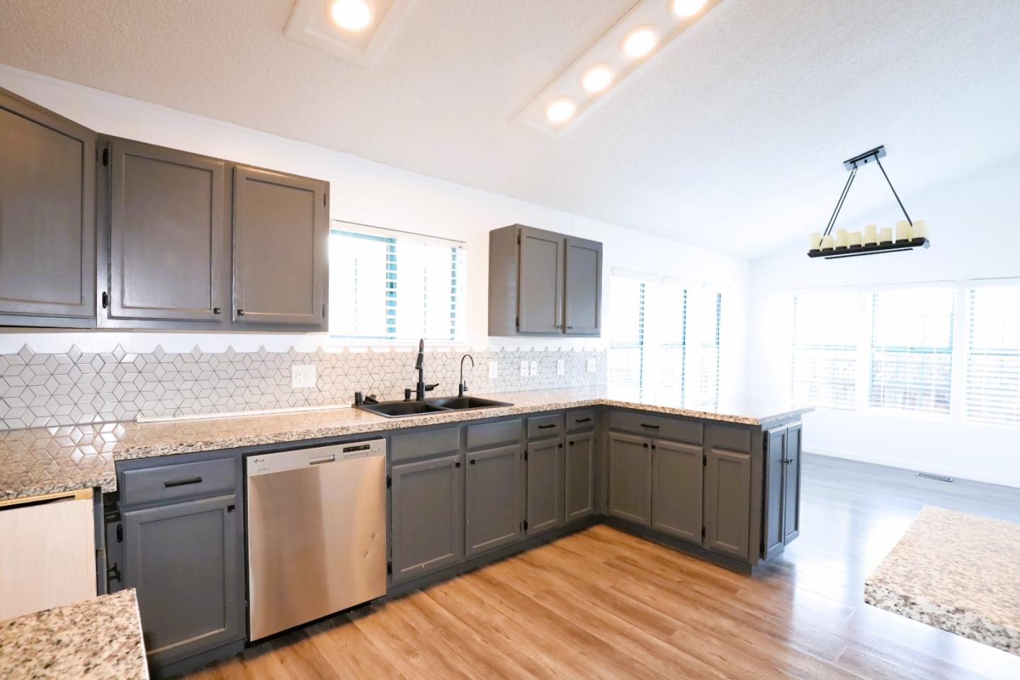 Detail Gallery Image 21 of 24 For 1225 Vienna Dr #130,  Sunnyvale,  CA 94089 - 3 Beds | 2 Baths