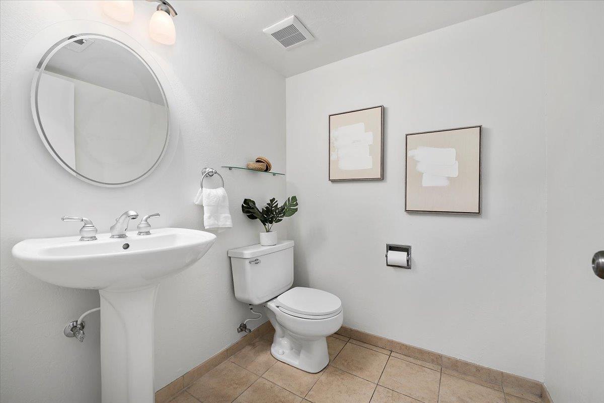 Detail Gallery Image 13 of 29 For 1473 Tyler Park Way, Mountain View,  CA 94040 - 3 Beds | 2/1 Baths