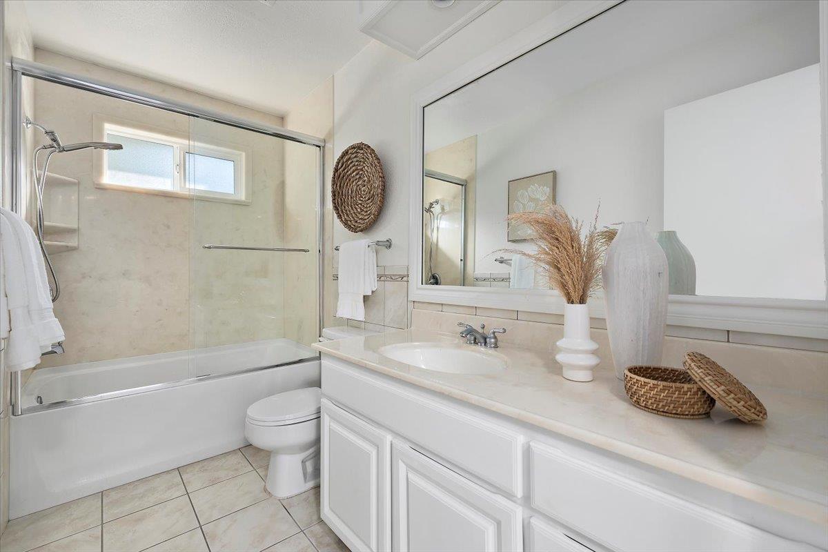 Detail Gallery Image 14 of 29 For 1473 Tyler Park Way, Mountain View,  CA 94040 - 3 Beds | 2/1 Baths