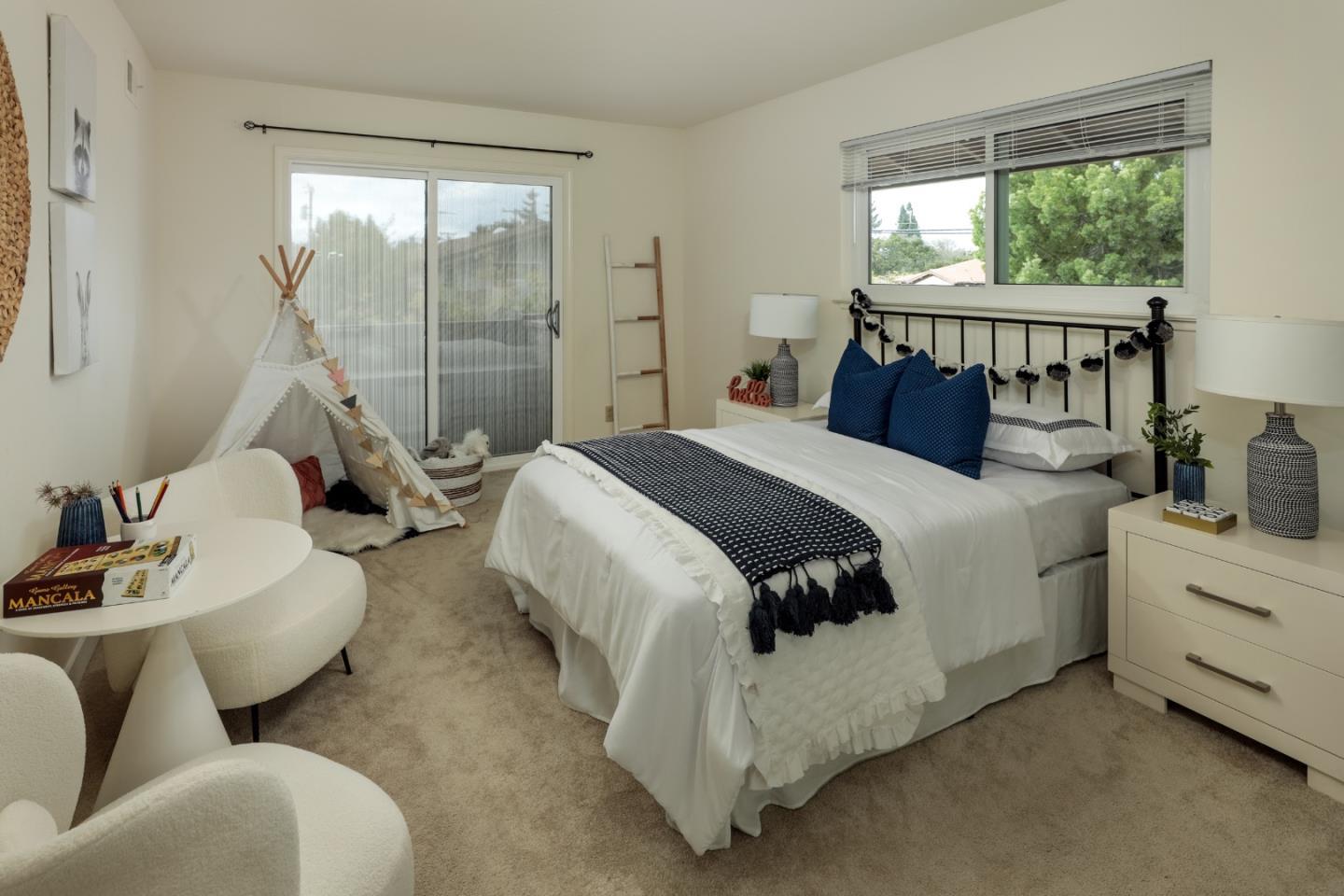 Detail Gallery Image 10 of 16 For 104 Lyell St, Los Altos,  CA 94022 - 2 Beds | 2 Baths