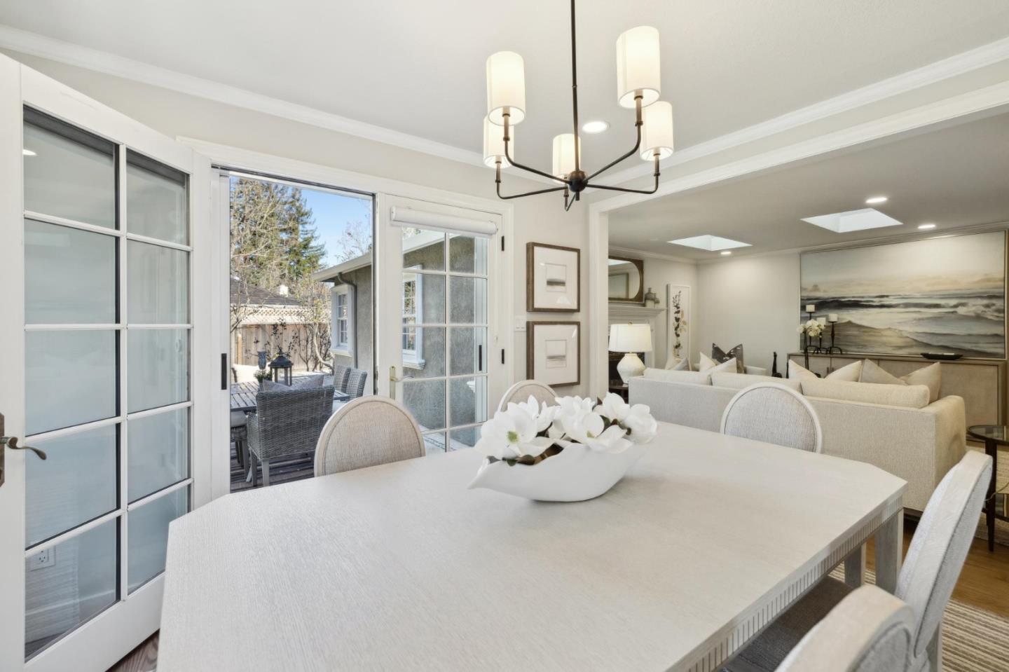 Detail Gallery Image 10 of 31 For 21 Somerset Pl, Palo Alto,  CA 94301 - 4 Beds | 3/1 Baths