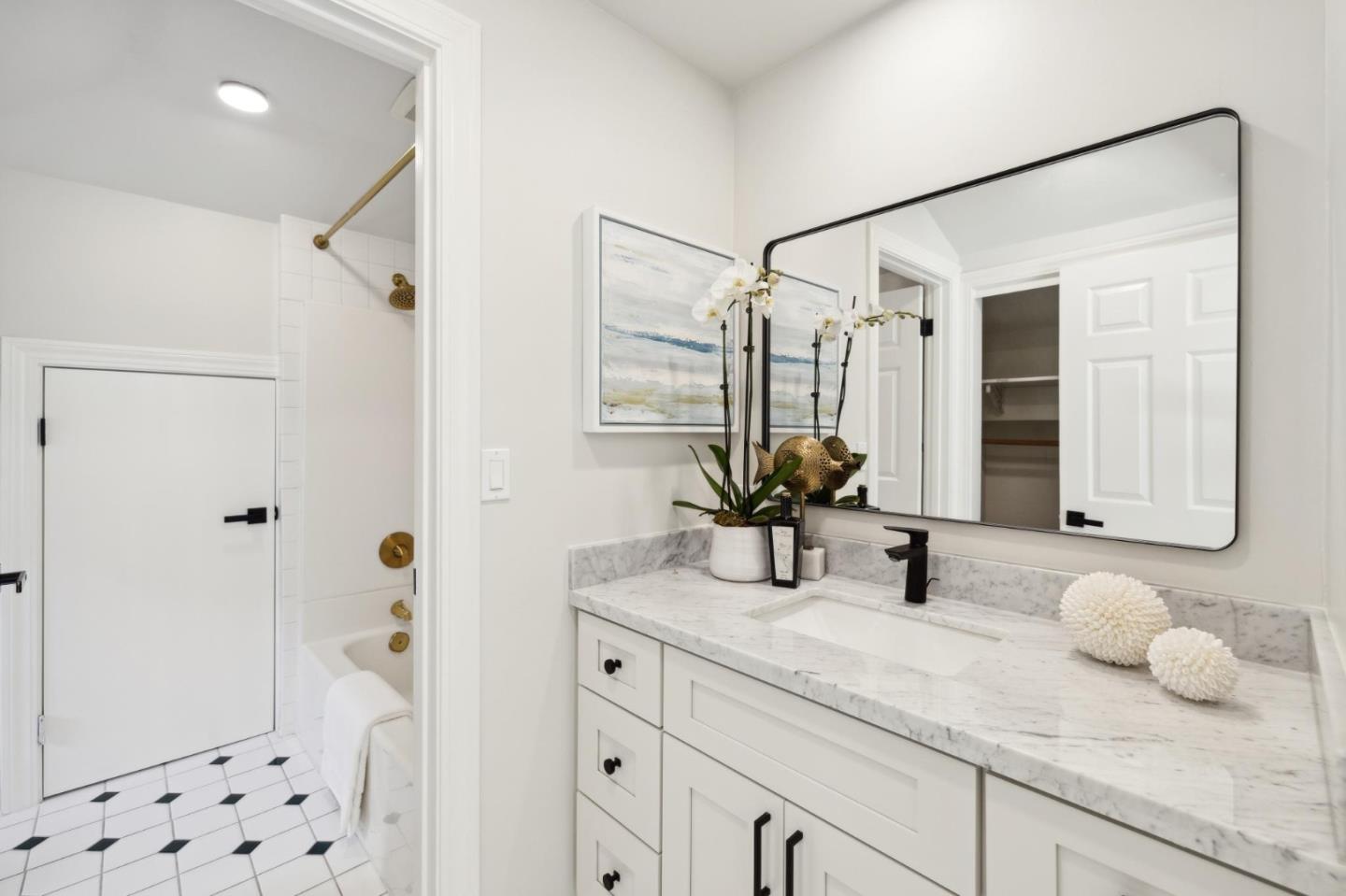 Detail Gallery Image 25 of 31 For 21 Somerset Pl, Palo Alto,  CA 94301 - 4 Beds | 3/1 Baths