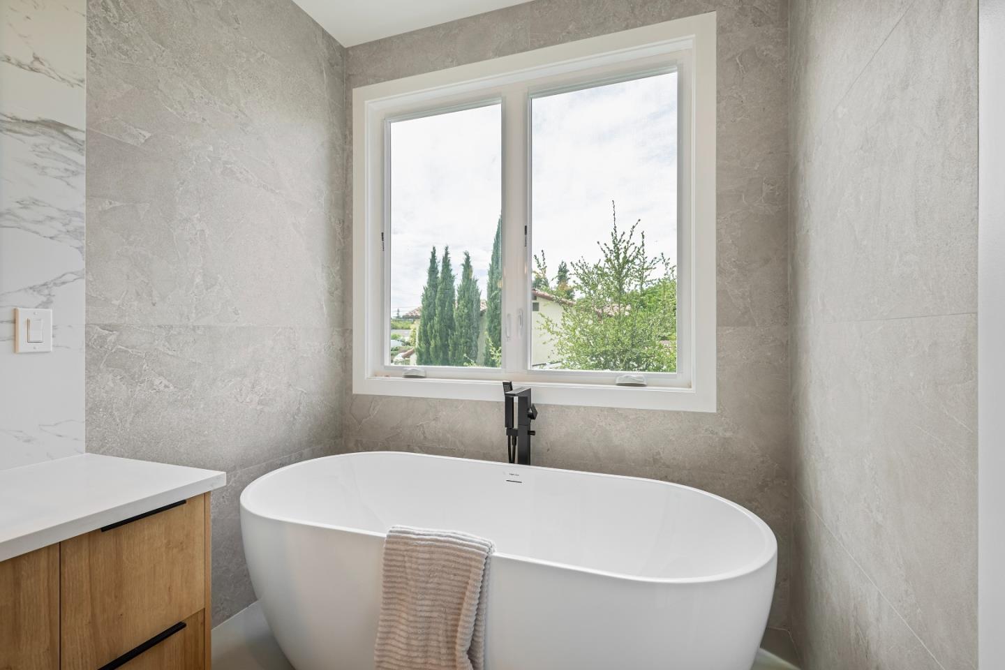 Detail Gallery Image 32 of 48 For 246 Farley St, Mountain View,  CA 94043 - 4 Beds | 3 Baths