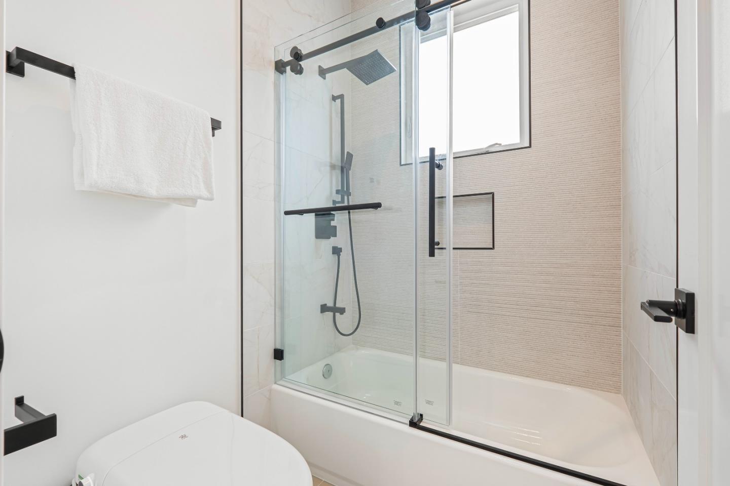 Detail Gallery Image 35 of 48 For 246 Farley St, Mountain View,  CA 94043 - 4 Beds | 3 Baths