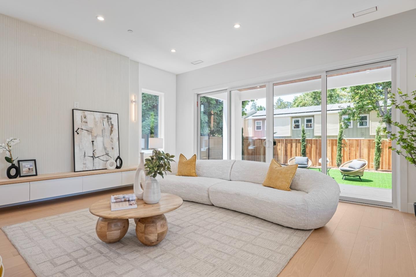 Detail Gallery Image 9 of 48 For 246 Farley St, Mountain View,  CA 94043 - 4 Beds | 3 Baths