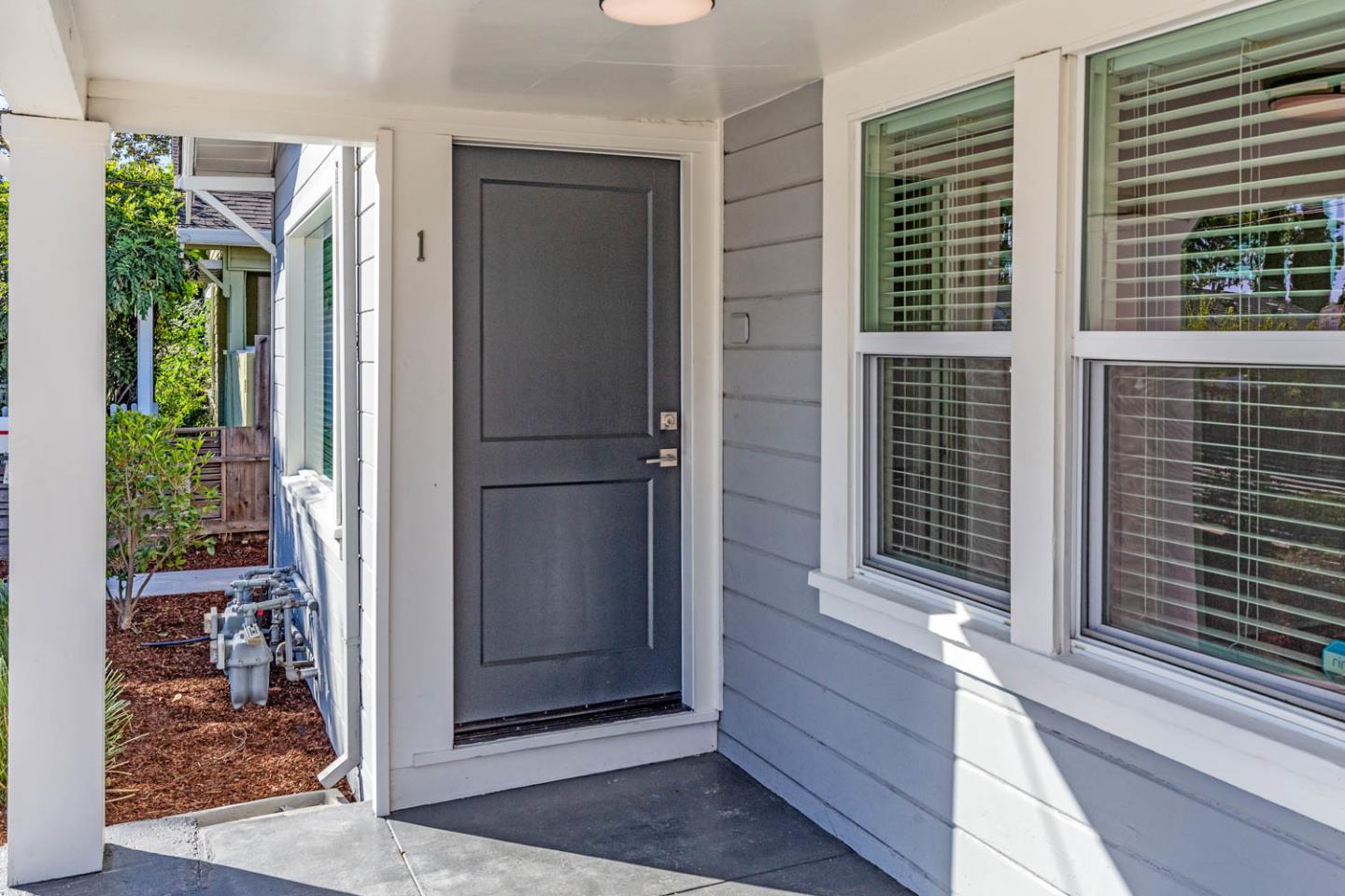 Detail Gallery Image 3 of 31 For 467 Mayellen Ave, San Jose,  CA 95126 - 2 Beds | 1 Baths