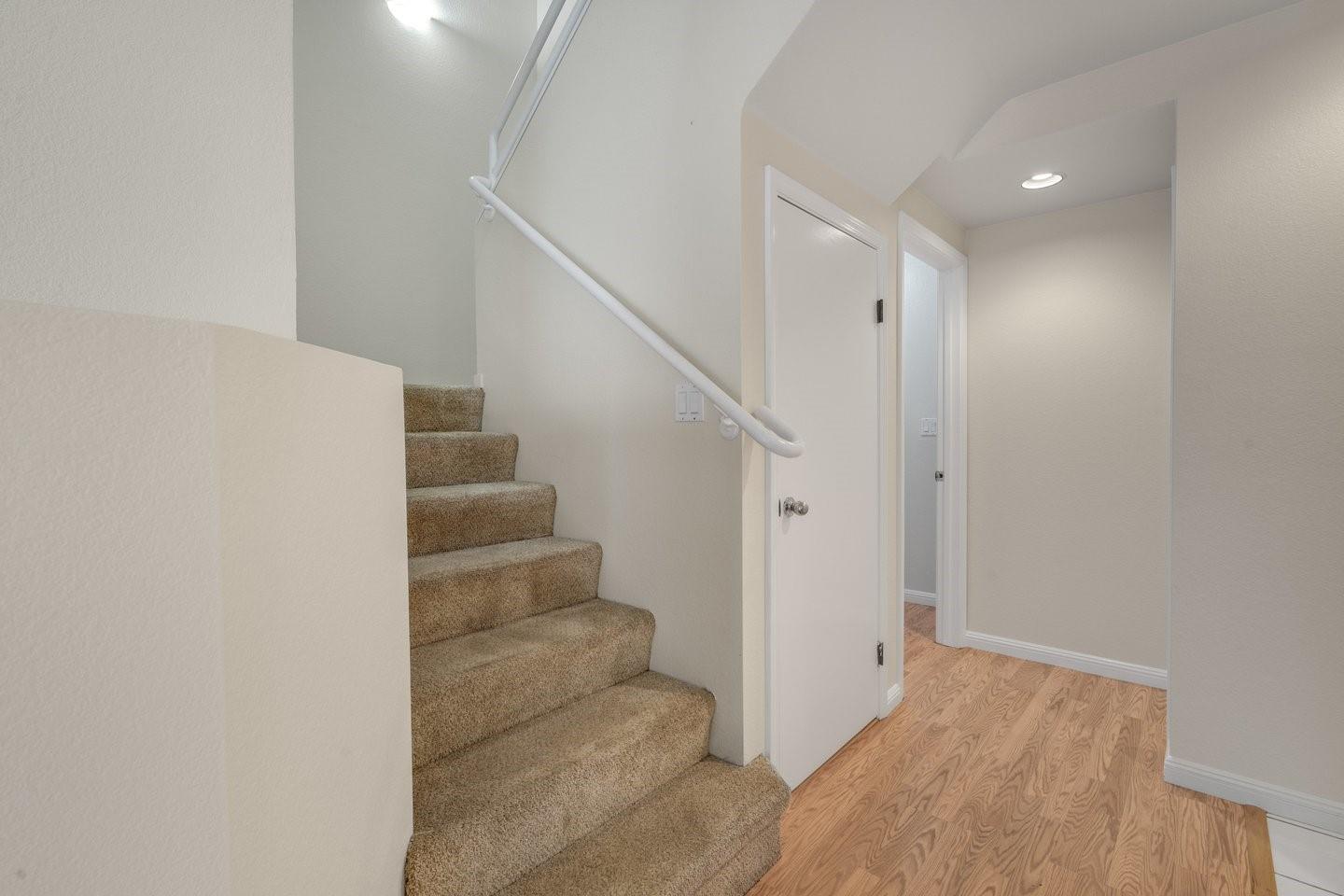 Detail Gallery Image 10 of 28 For 6995 Rodling Dr #D,  San Jose,  CA 95138 - 3 Beds | 2/1 Baths