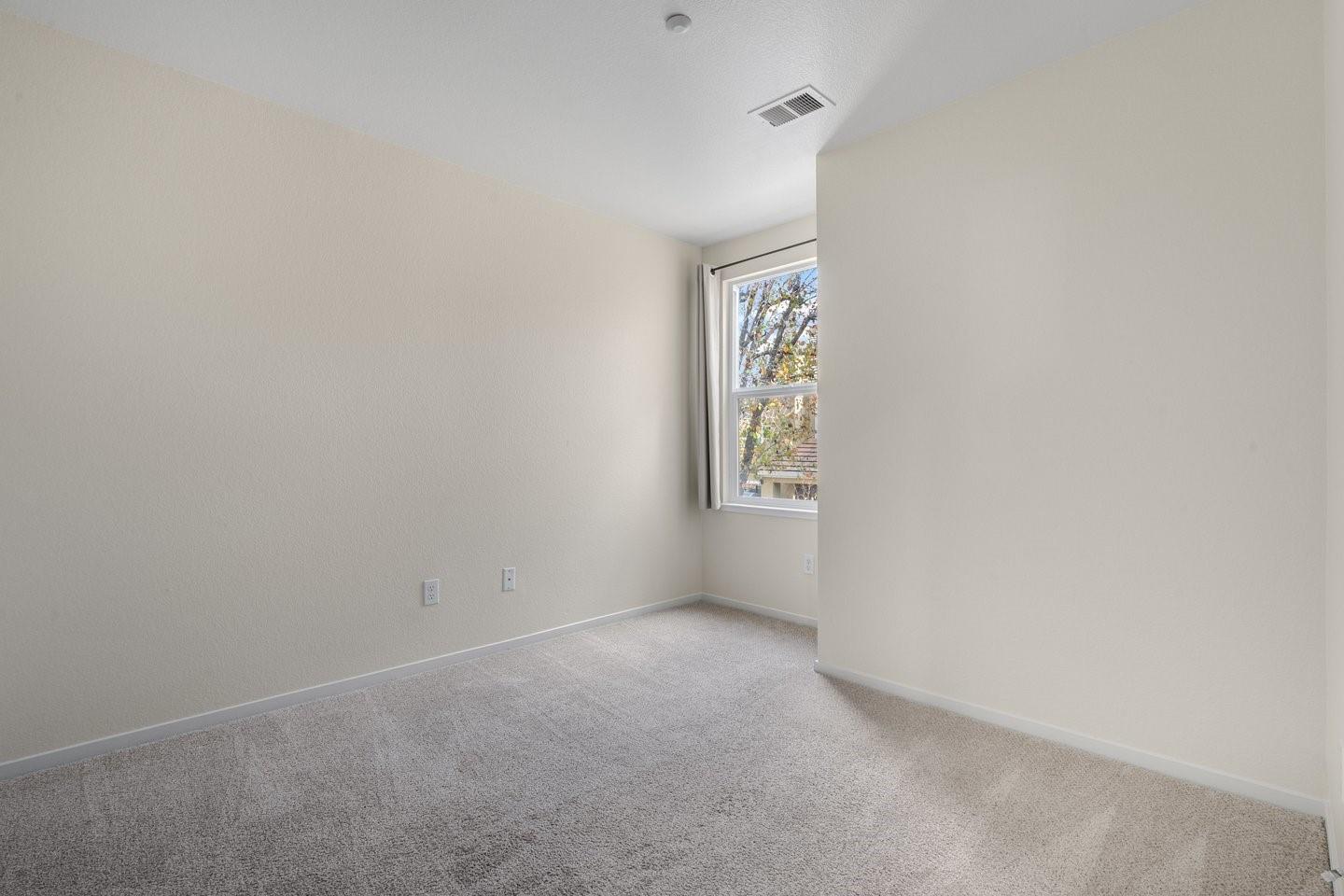 Detail Gallery Image 14 of 28 For 6995 Rodling Dr #D,  San Jose,  CA 95138 - 3 Beds | 2/1 Baths