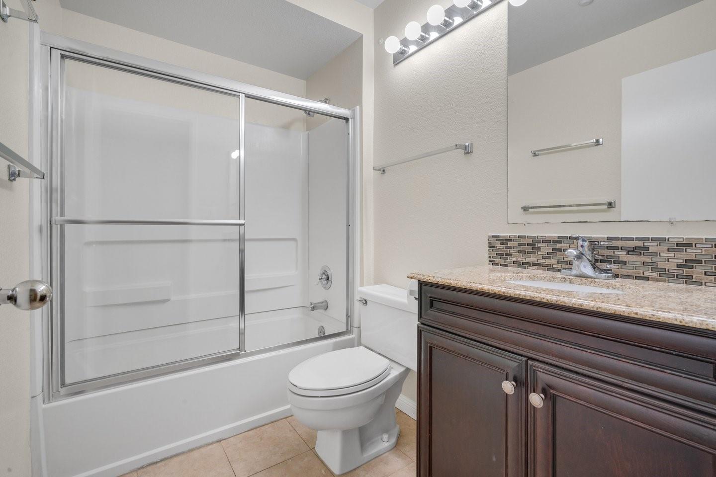 Detail Gallery Image 16 of 28 For 6995 Rodling Dr #D,  San Jose,  CA 95138 - 3 Beds | 2/1 Baths