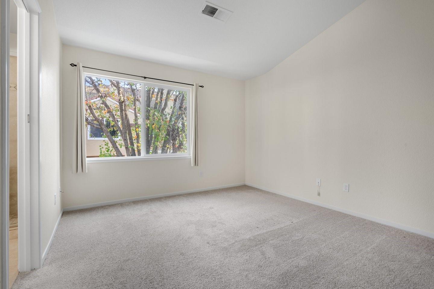 Detail Gallery Image 17 of 28 For 6995 Rodling Dr #D,  San Jose,  CA 95138 - 3 Beds | 2/1 Baths