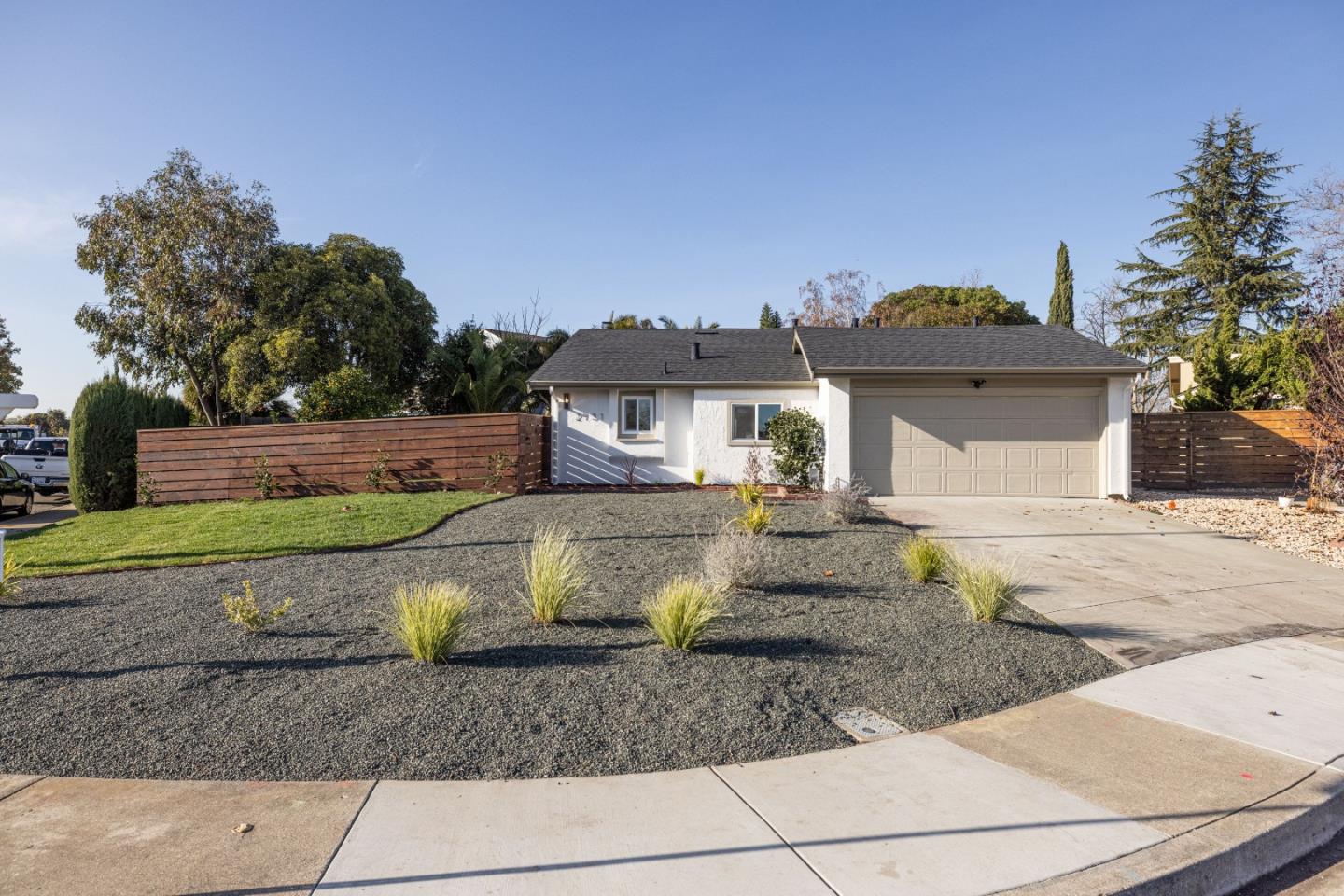 Detail Gallery Image 1 of 29 For 2131 Grackle Ct, Union City,  CA 94587 - 3 Beds | 2 Baths