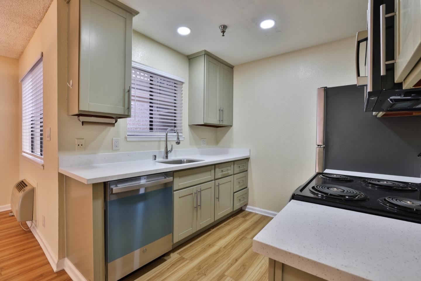 Detail Gallery Image 10 of 24 For 880 E Fremont Ave #304,  Sunnyvale,  CA 94087 - 1 Beds | 1 Baths