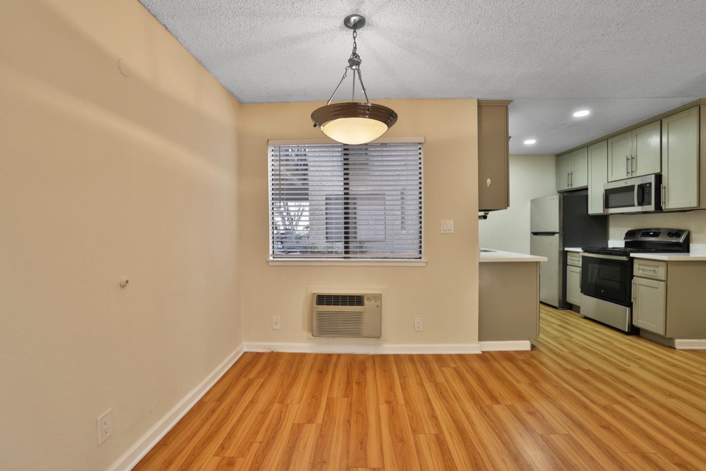 Detail Gallery Image 11 of 24 For 880 E Fremont Ave #304,  Sunnyvale,  CA 94087 - 1 Beds | 1 Baths