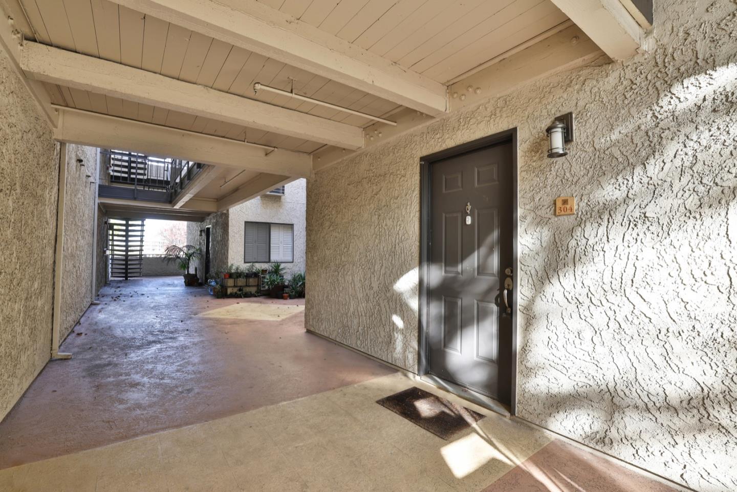 Detail Gallery Image 4 of 24 For 880 E Fremont Ave #304,  Sunnyvale,  CA 94087 - 1 Beds | 1 Baths