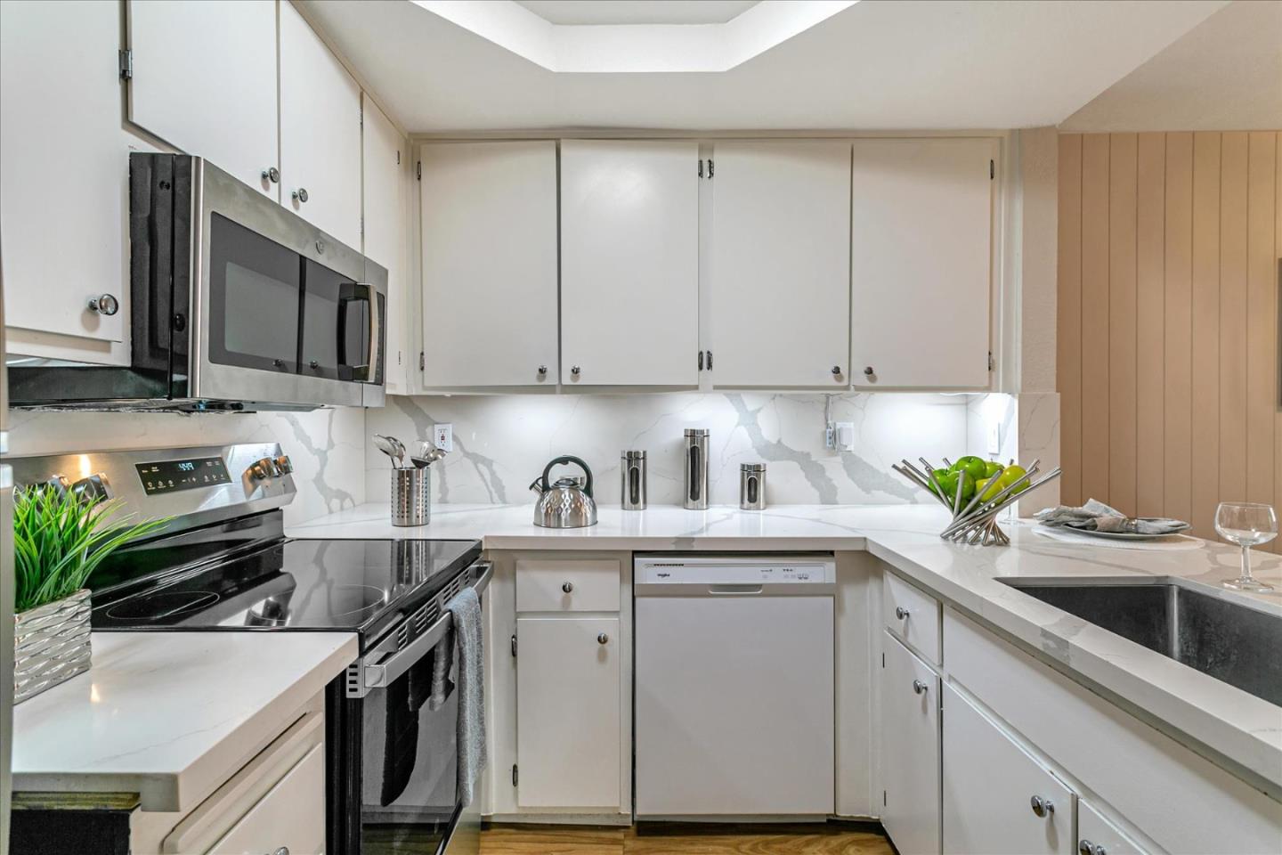 Detail Gallery Image 8 of 25 For 259 Sumba Ct, San Jose,  CA 95123 - 3 Beds | 2 Baths