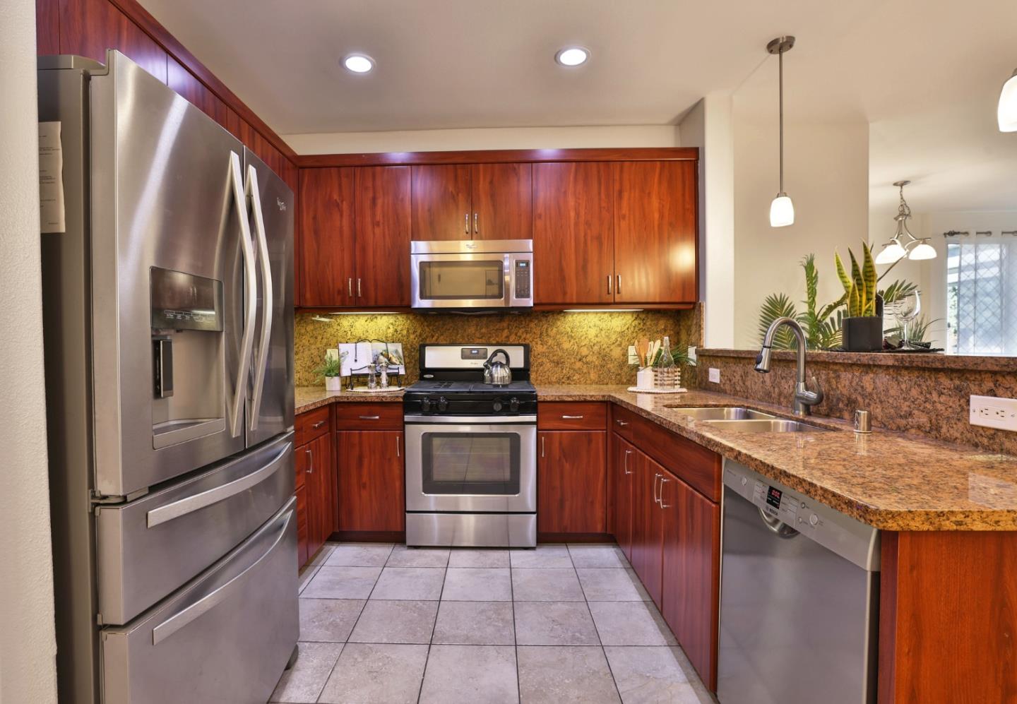 Detail Gallery Image 7 of 40 For 1101 S Main St #118,  Milpitas,  CA 95035 - 2 Beds | 1 Baths