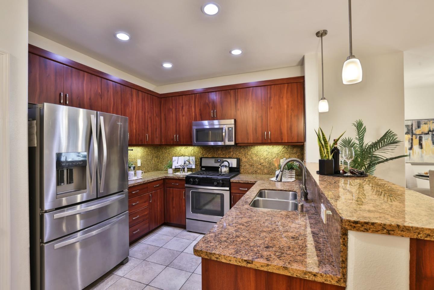 Detail Gallery Image 8 of 40 For 1101 S Main St #118,  Milpitas,  CA 95035 - 2 Beds | 1 Baths