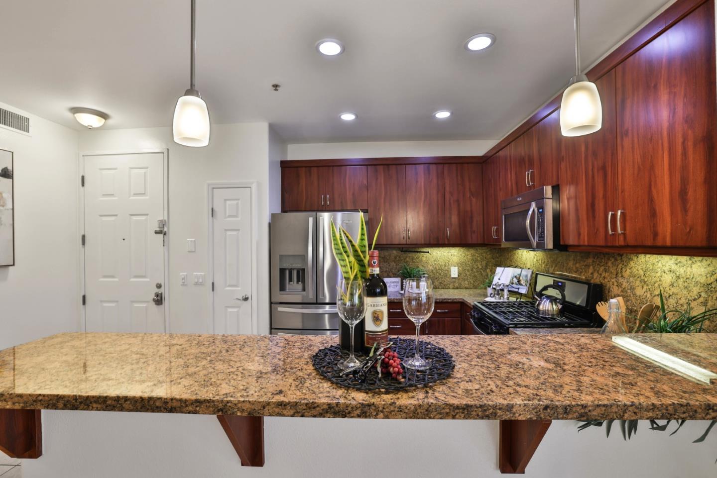 Detail Gallery Image 9 of 40 For 1101 S Main St #118,  Milpitas,  CA 95035 - 2 Beds | 1 Baths