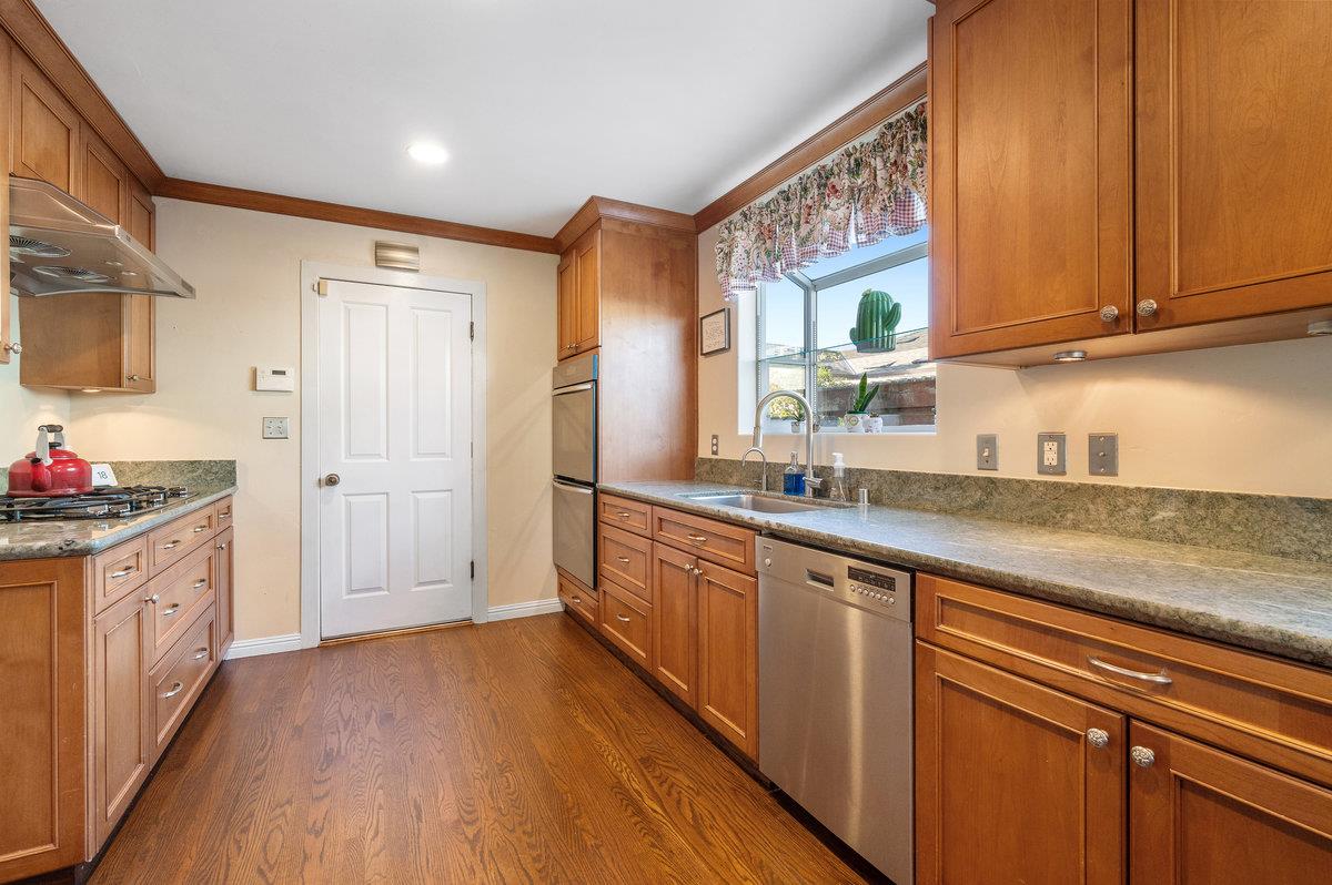 Detail Gallery Image 27 of 41 For 568 Oak Ave, San Bruno,  CA 94066 - 3 Beds | 2/1 Baths