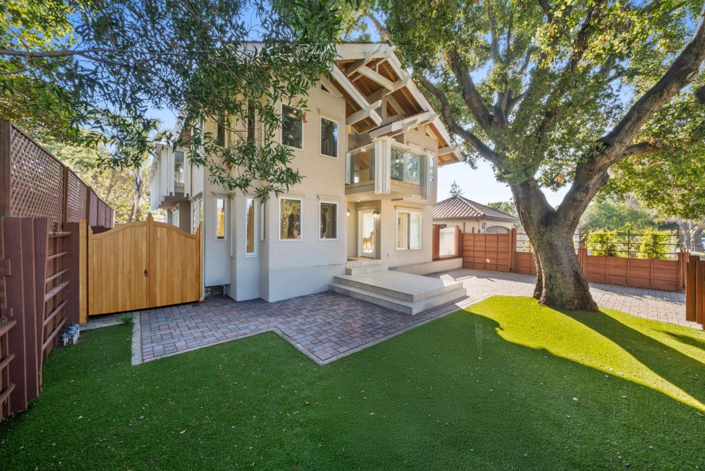 Detail Gallery Image 2 of 30 For 148 Kingsley Ave, Palo Alto,  CA 94301 - 7 Beds | 6/2 Baths