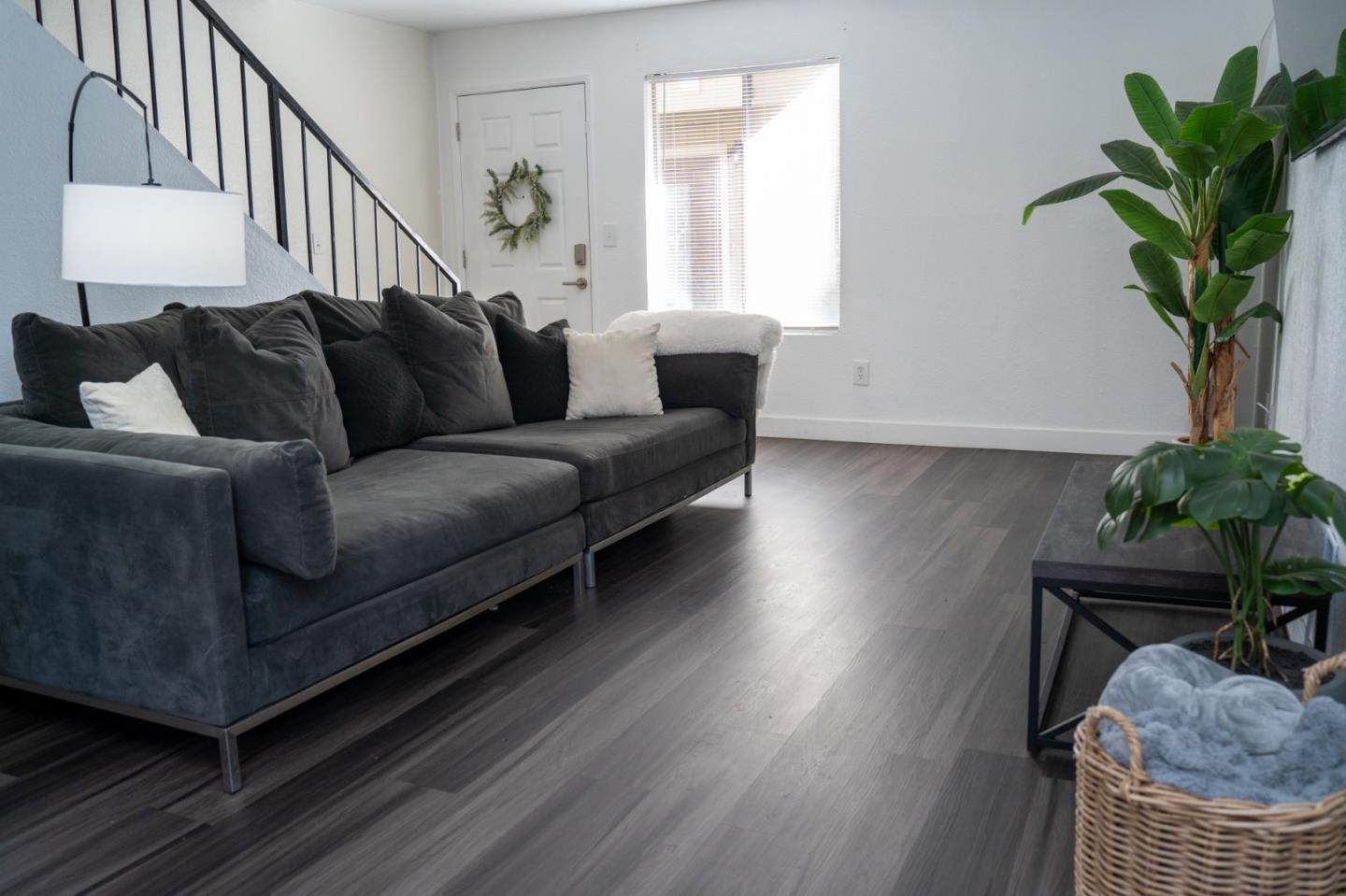 Detail Gallery Image 2 of 12 For 1819 S Cherokee Ln #11,  Lodi,  CA 95240 - 2 Beds | 1 Baths