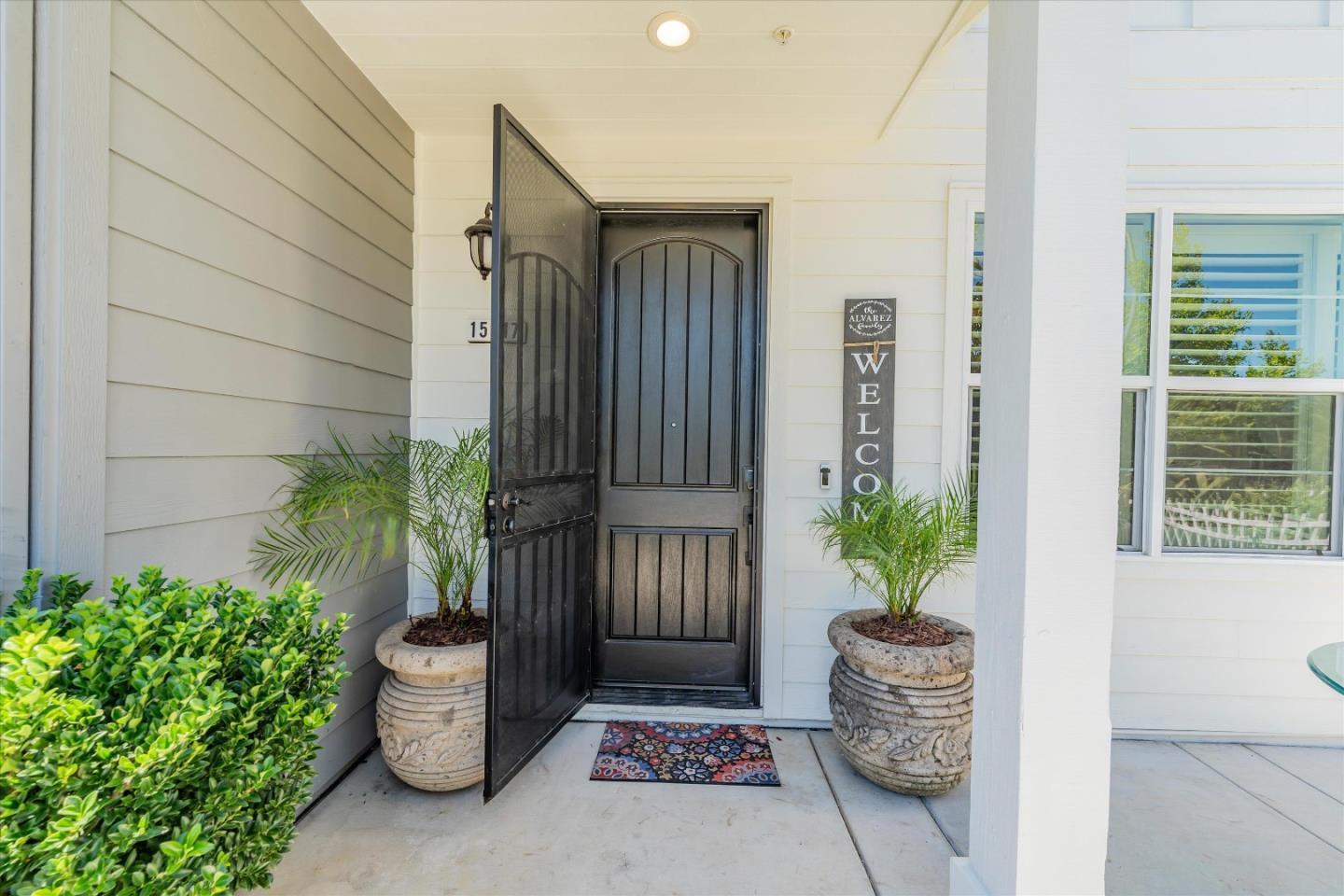 Detail Gallery Image 6 of 51 For 15517 Monterey St, Morgan Hill,  CA 95037 - 3 Beds | 2/1 Baths