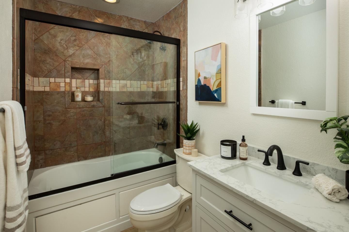 Detail Gallery Image 8 of 11 For 201 N 6th St, San Jose,  CA 95112 - 2 Beds | 2/1 Baths