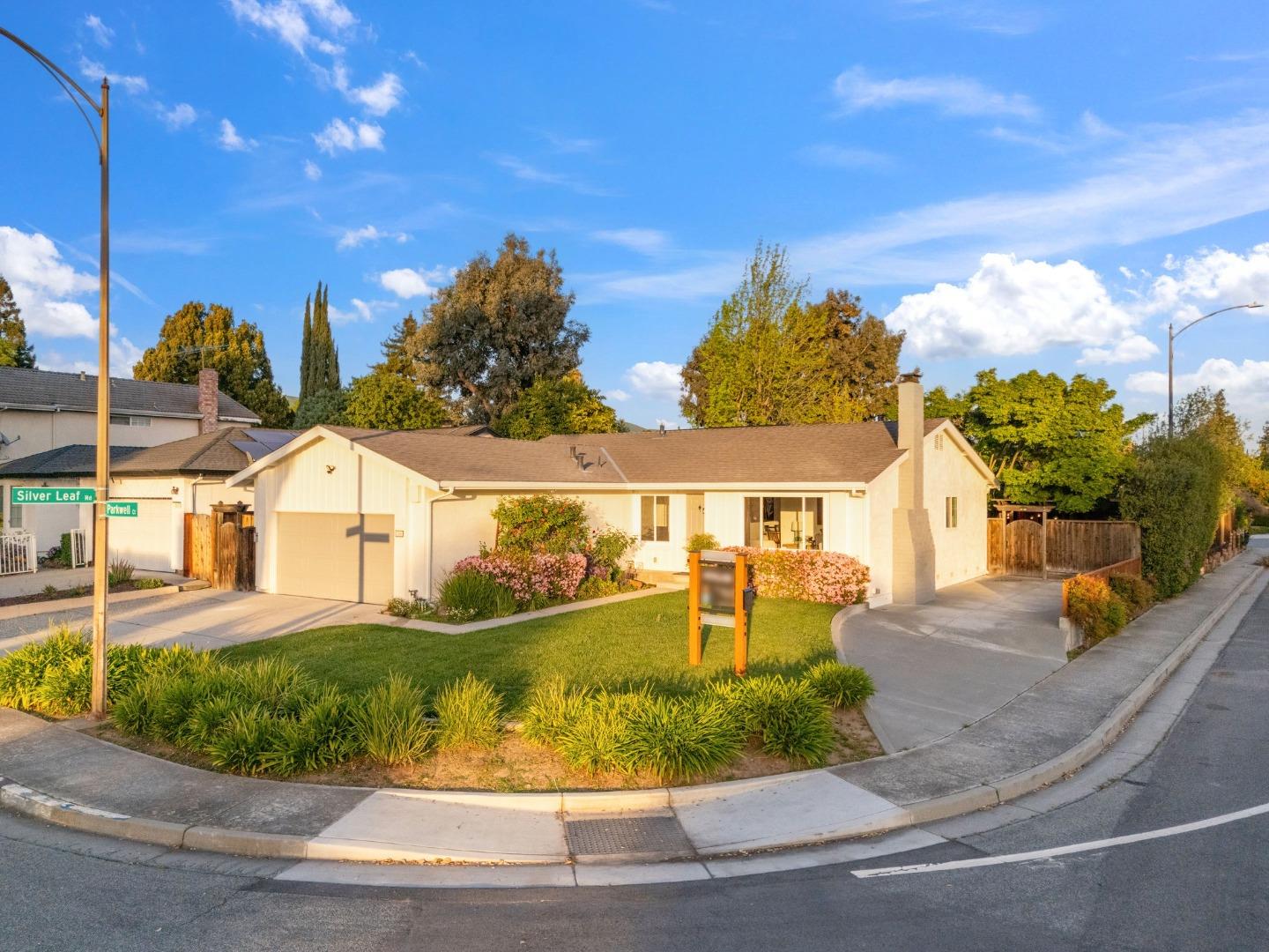 Detail Gallery Image 2 of 30 For 106 Parkwell Ct, San Jose,  CA 95138 - 4 Beds | 2 Baths