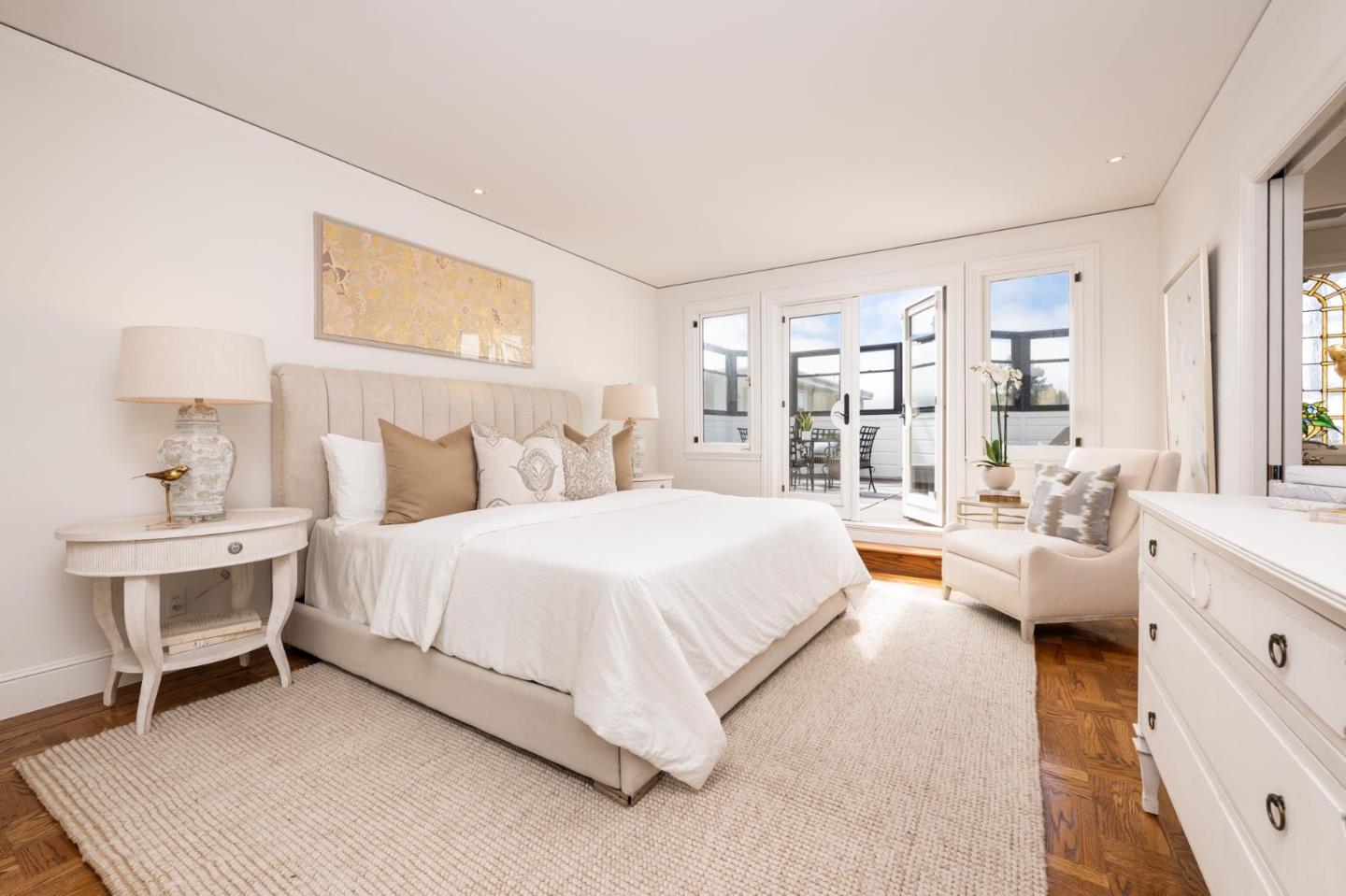 Detail Gallery Image 8 of 33 For 3535 Webster St #3533,  San Francisco,  CA 94123 - 6 Beds | 3 Baths