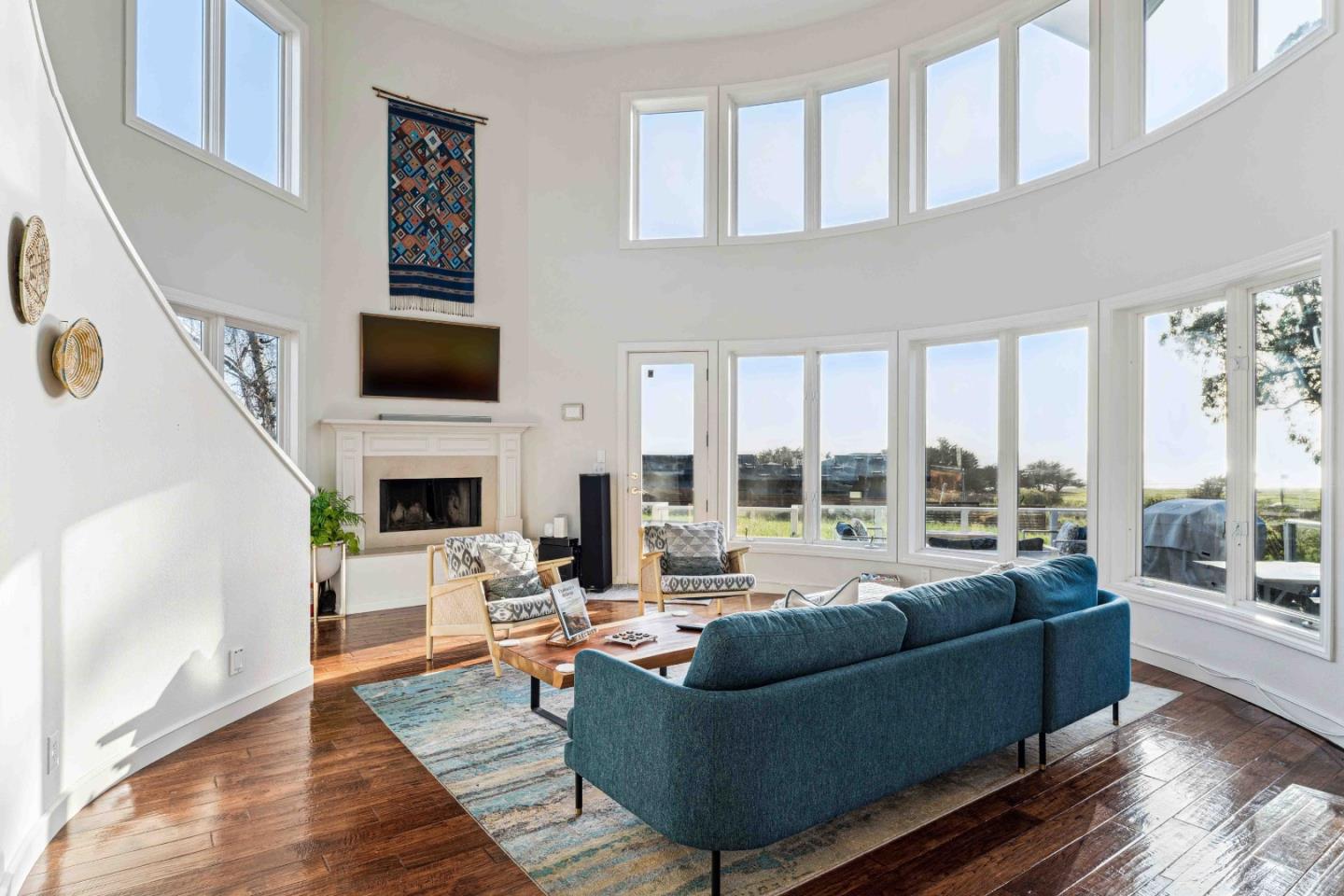 Detail Gallery Image 2 of 44 For 321 Magellan Ave, Half Moon Bay,  CA 94019 - 4 Beds | 3/1 Baths