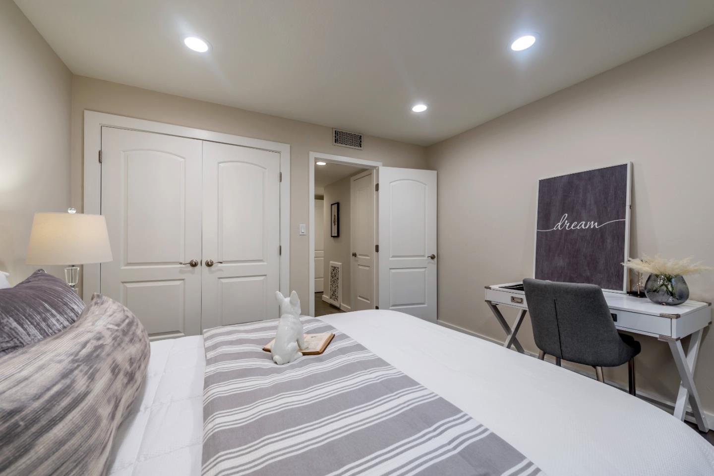 Detail Gallery Image 31 of 47 For 1100 Sharon Park Dr #21,  Menlo Park,  CA 94025 - 2 Beds | 2 Baths