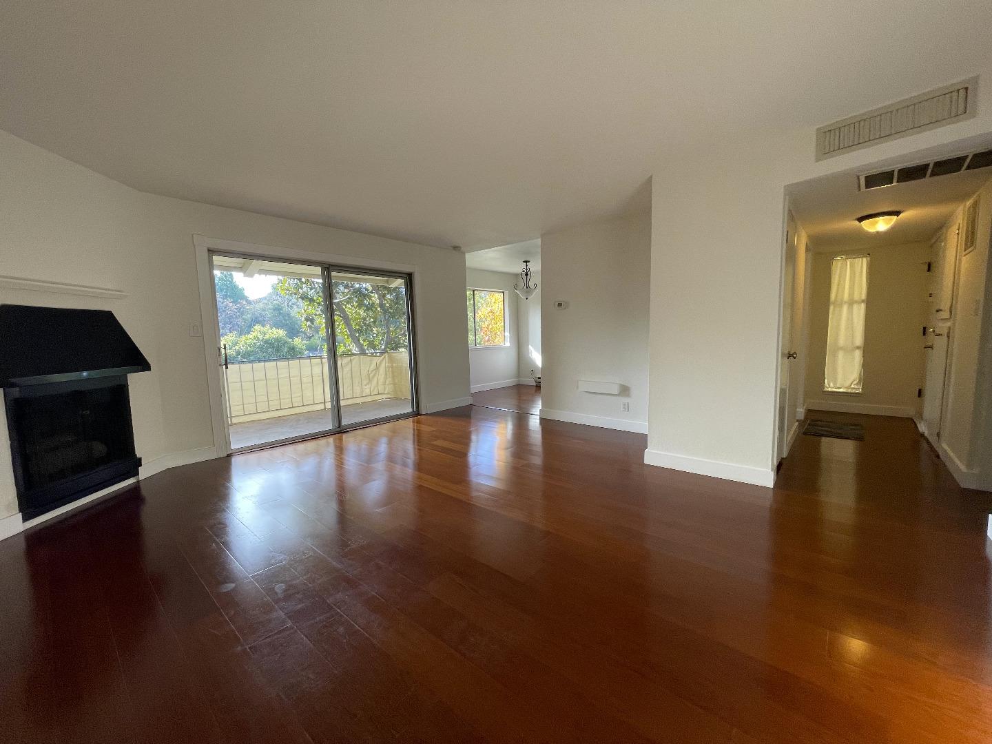 Detail Gallery Image 8 of 21 For 420 Alberto Way #5,  Los Gatos,  CA 95032 - 1 Beds | 1 Baths