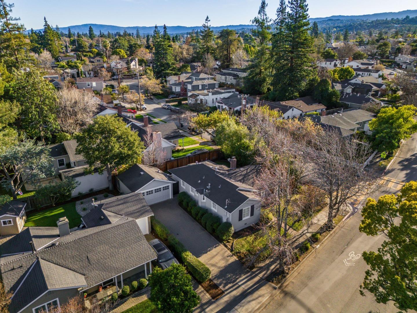 Detail Gallery Image 22 of 22 For 1551 Arroyo Ave, San Carlos,  CA 94070 - 2 Beds | 1 Baths